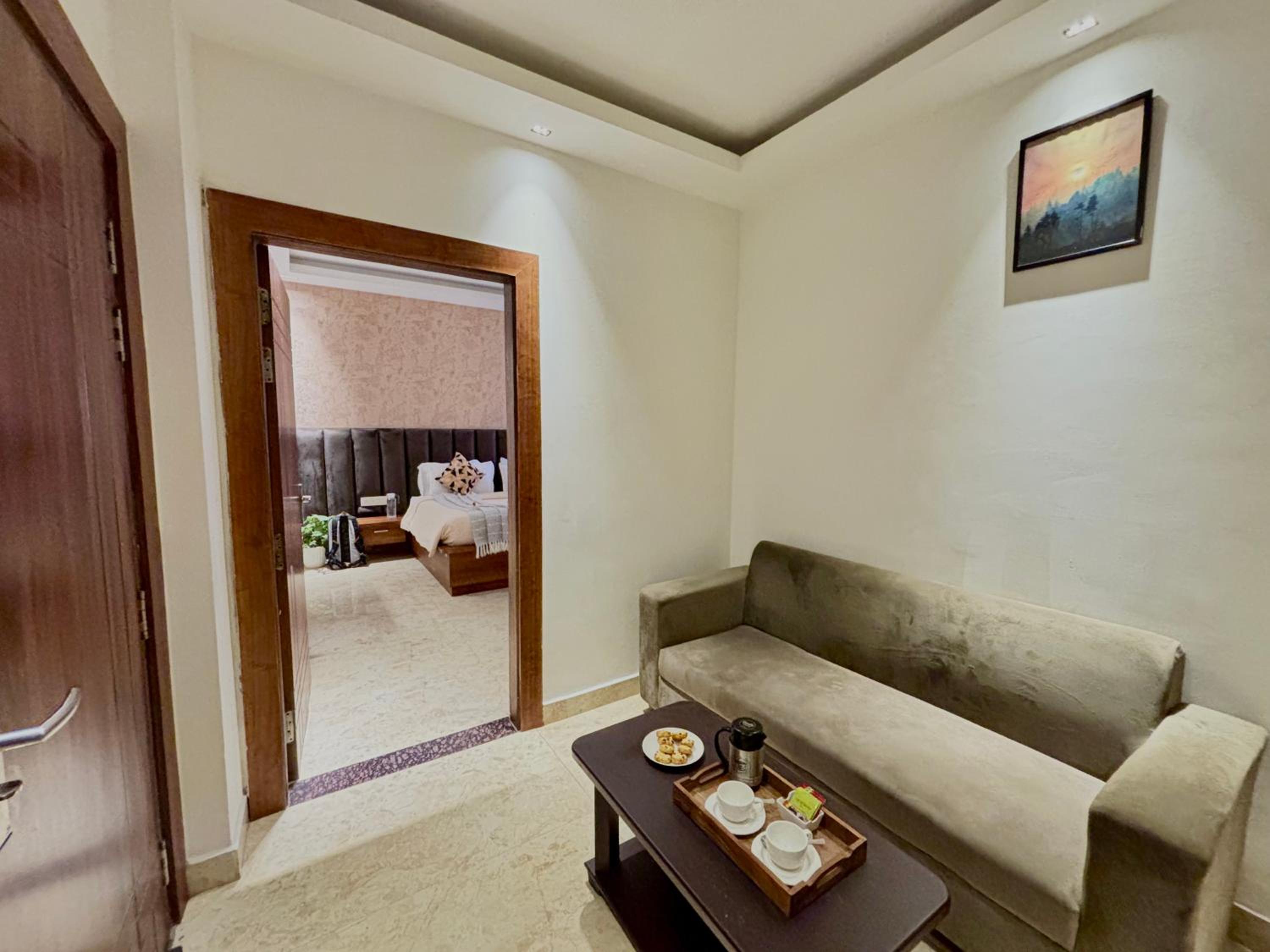 Superior King Suite photo 2