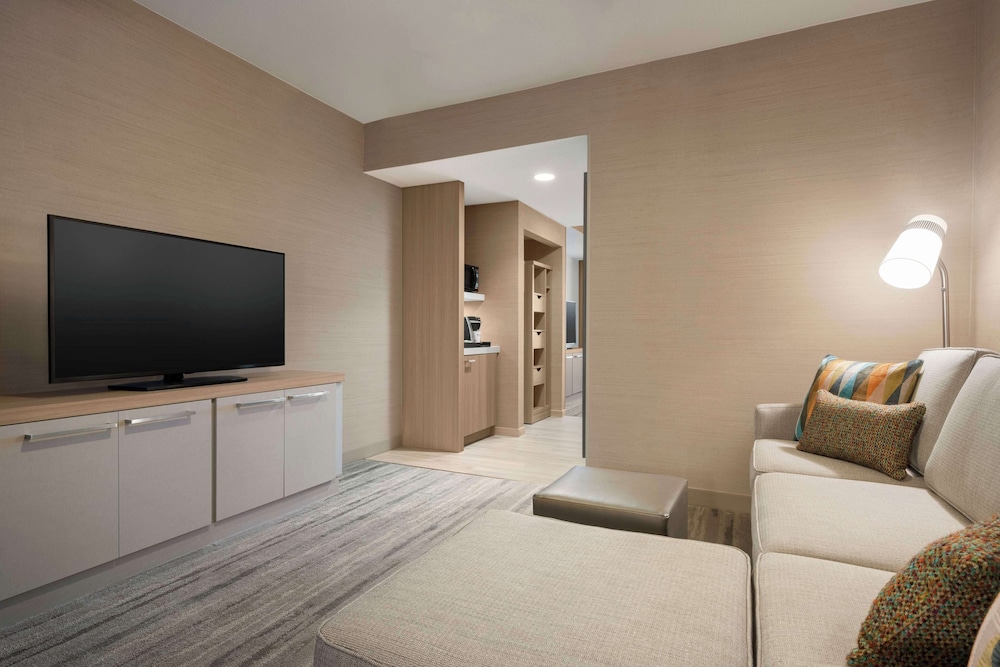 Junior Suite, 1 King Bed with Sofa bed photo 3