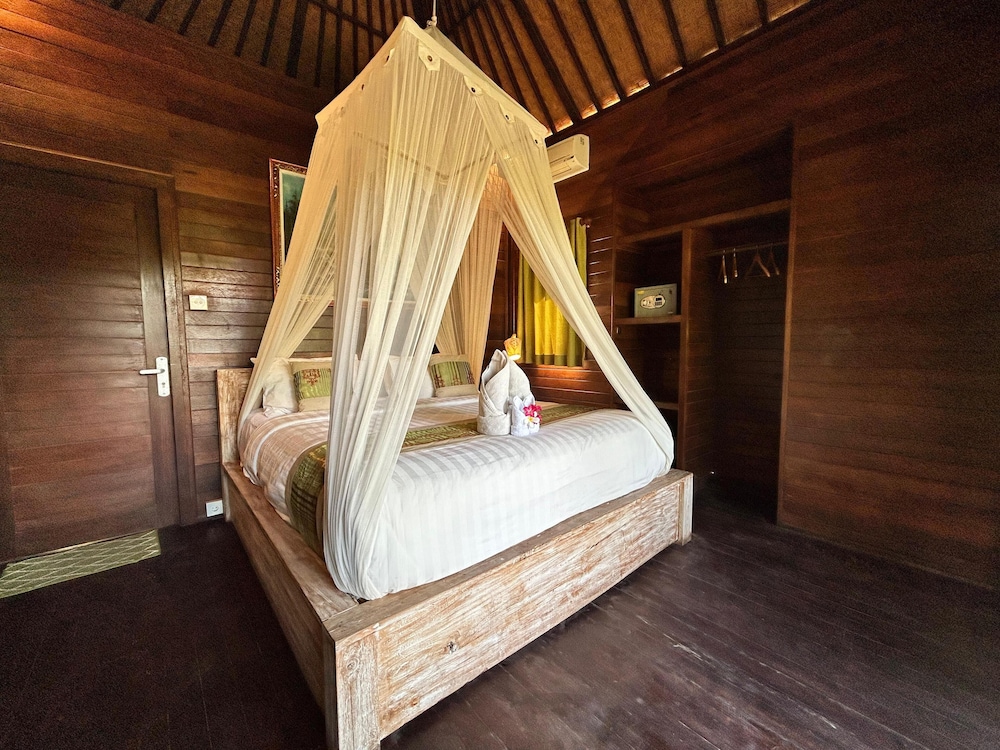 Comfort Cabin, 1 King Bed, Garden View photo 1