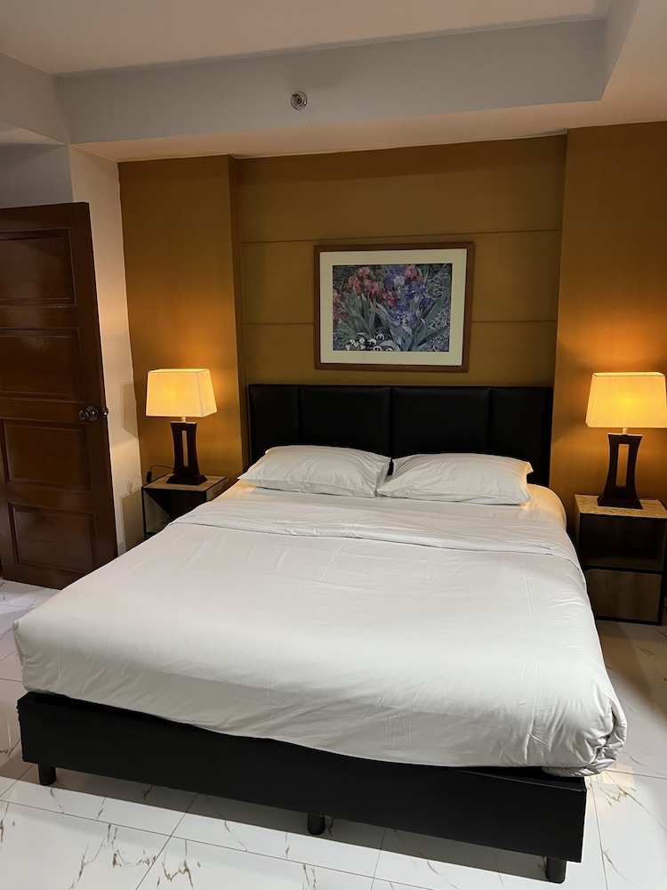 Deluxe Triple Suite photo 2