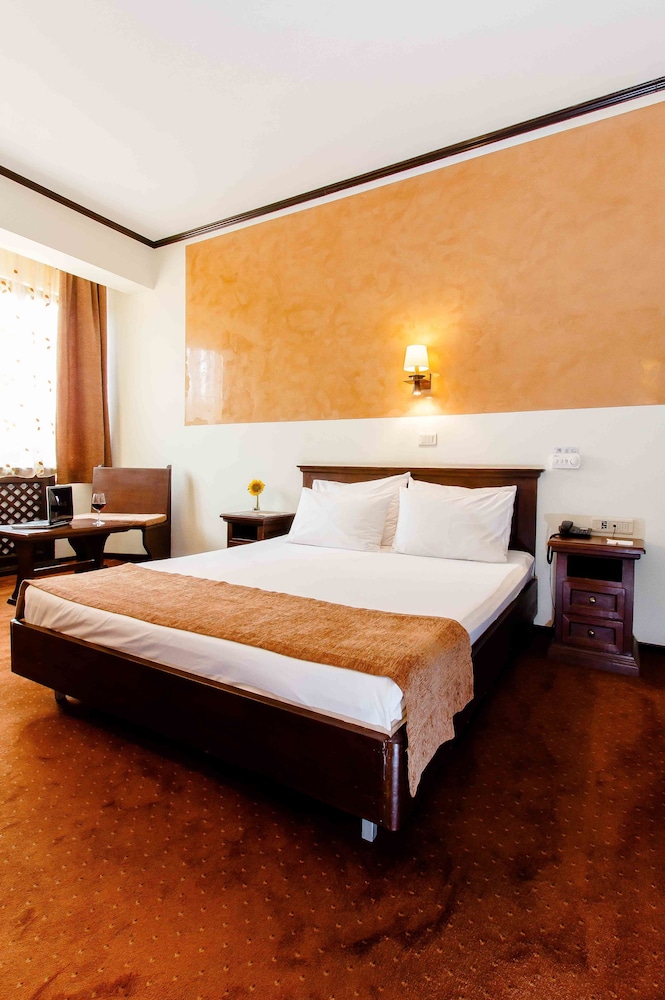 Standard Double Room - Photo 2
