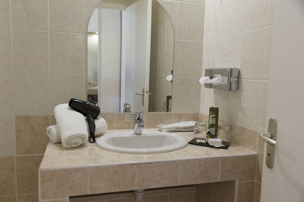 Club Triple room renovated, garden view - Photo 9