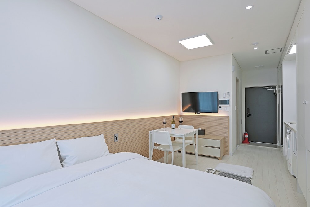 Standard Double Room, Lake View (below 6kg, 1 pet allowed) photo 3