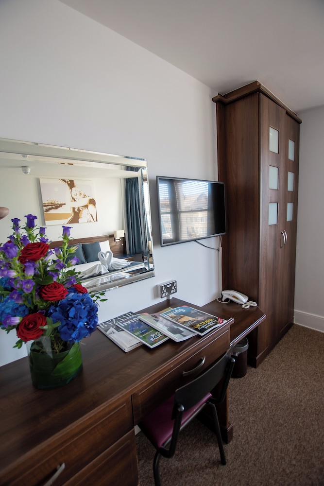 Double Room (Sea View) photo 2
