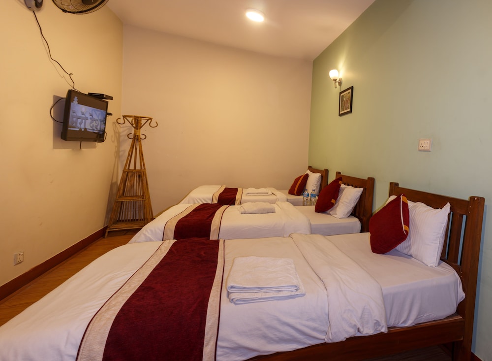 Deluxe Triple Room, Multiple Beds, Non Smoking, City View