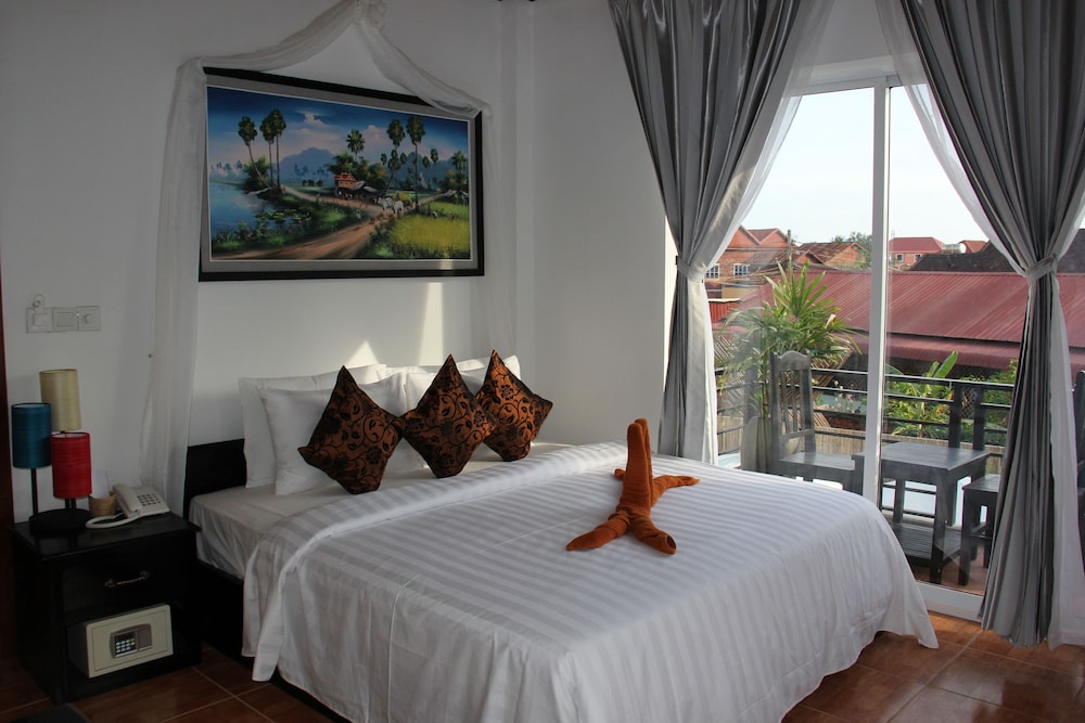 Deluxe Double Pool View