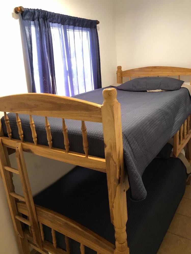 Suite 5 photo 2
