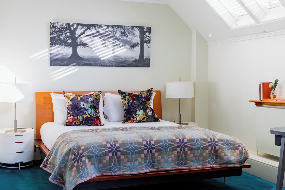 Attic Room photo 1