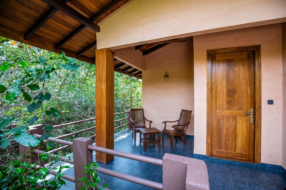 Deluxe Double Room, Balcony, Garden View photo 2