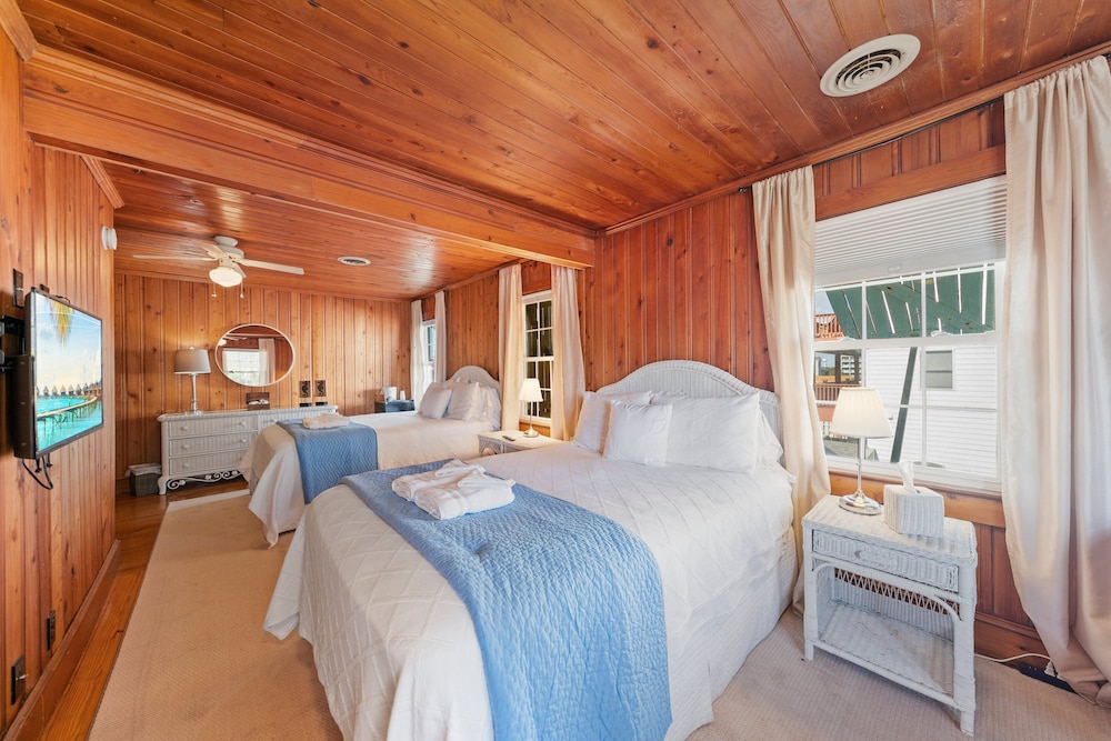 Double Room, 2 Queen Beds