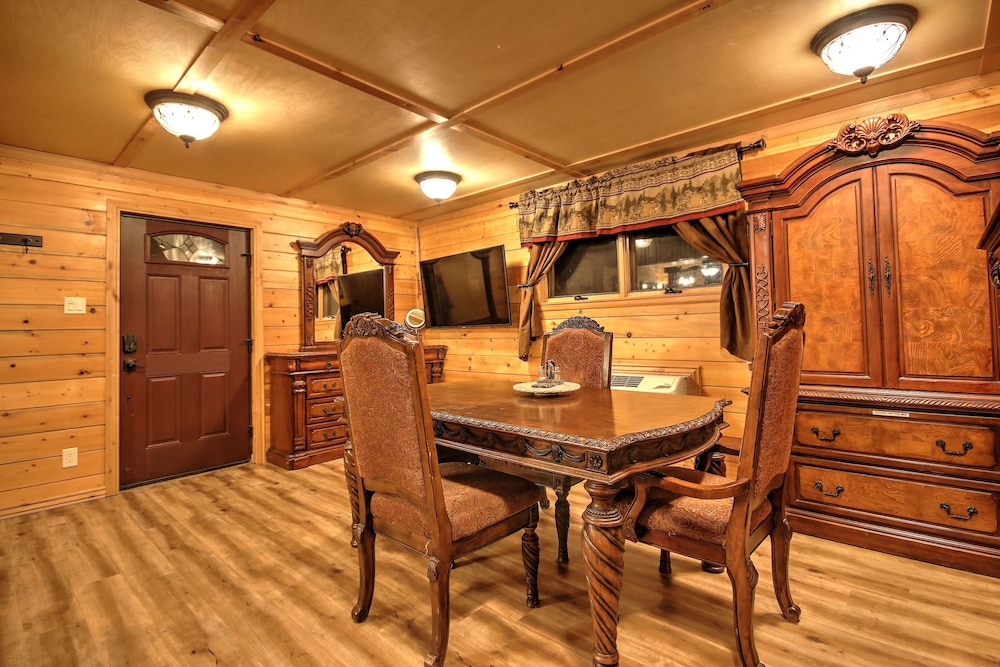 Deluxe Studio Suite photo 3
