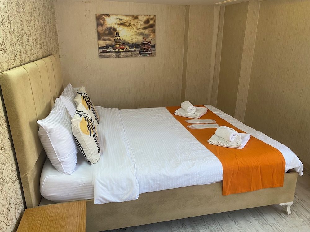 Basic Double or Twin Room, City View photo 3