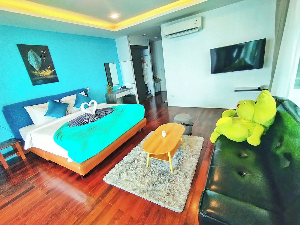 Deluxe Room with Ocean View and Jacuzzi - Photo 1
