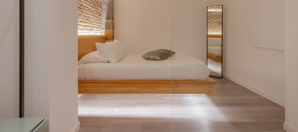 Romantic Suite, Jetted Tub photo 1