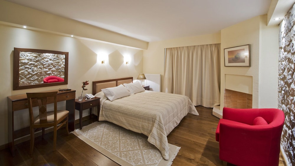 Deluxe Double Room, Fireplace photo 1