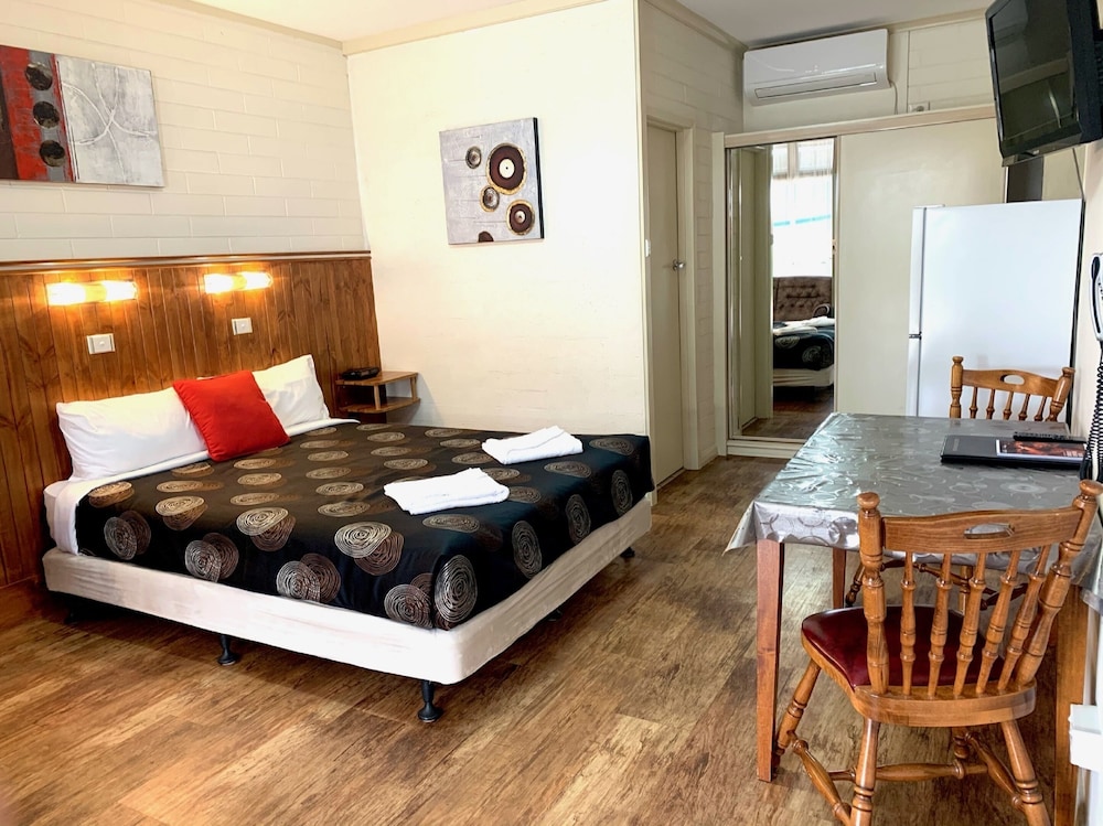 Classic Double Room, 1 Queen Bed, Ground Floor photo 2