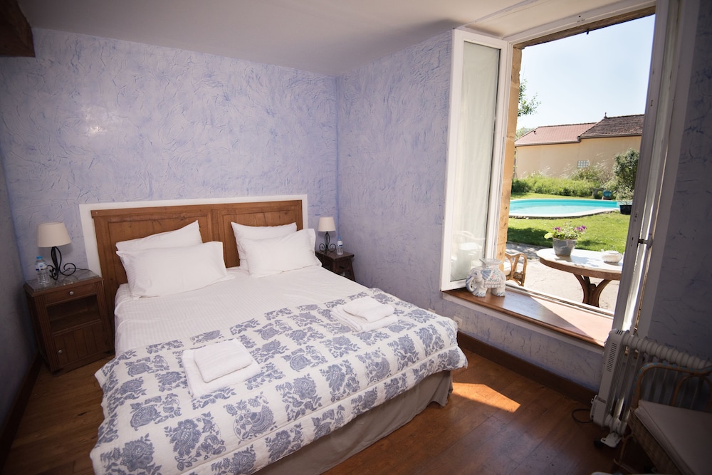 Classic Double Room, Pool View photo 3