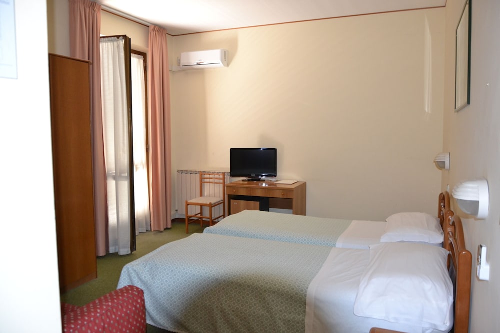 Basic Double Room - Photo 3