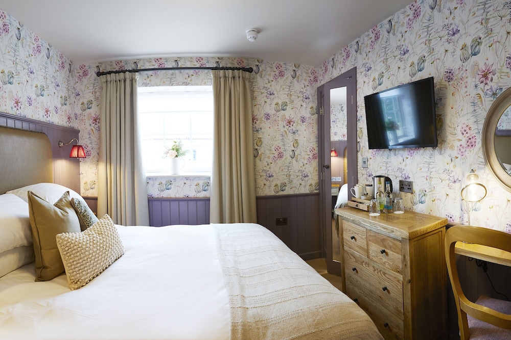 Standard Double Room (Room 4)