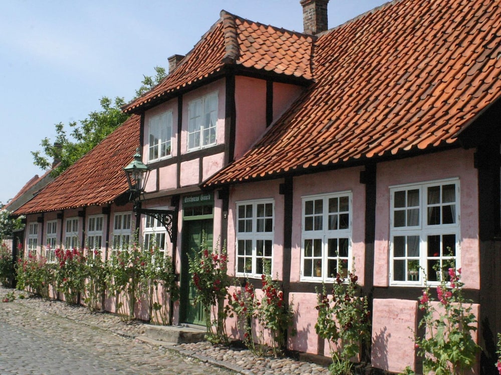 Classic House, 3 Bedrooms photo 3