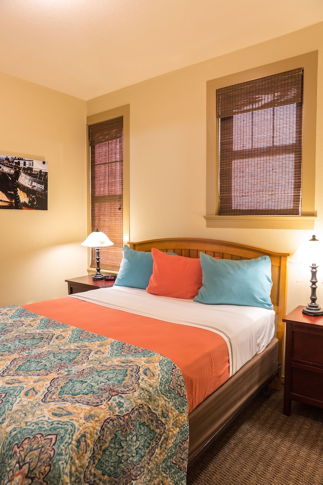 Basic Suite, 1 Bedroom, Refrigerator, River View photo 2