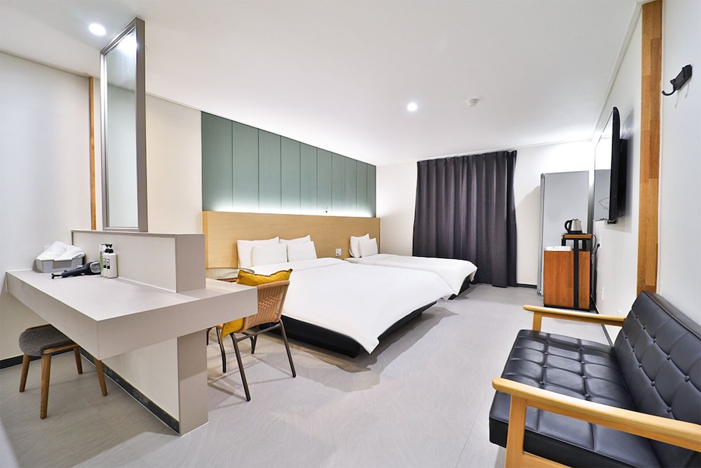 Business Twin Room