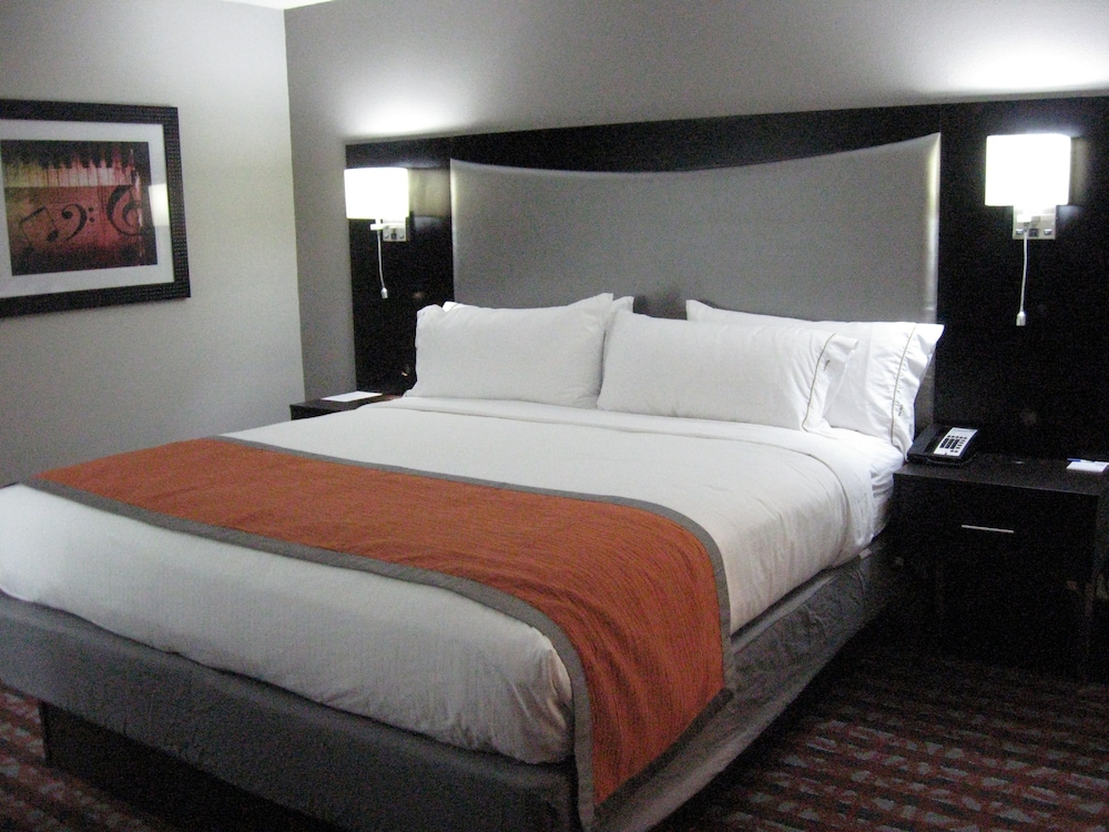 Suite, 1 King Bed, Jetted Tub - Photo 2