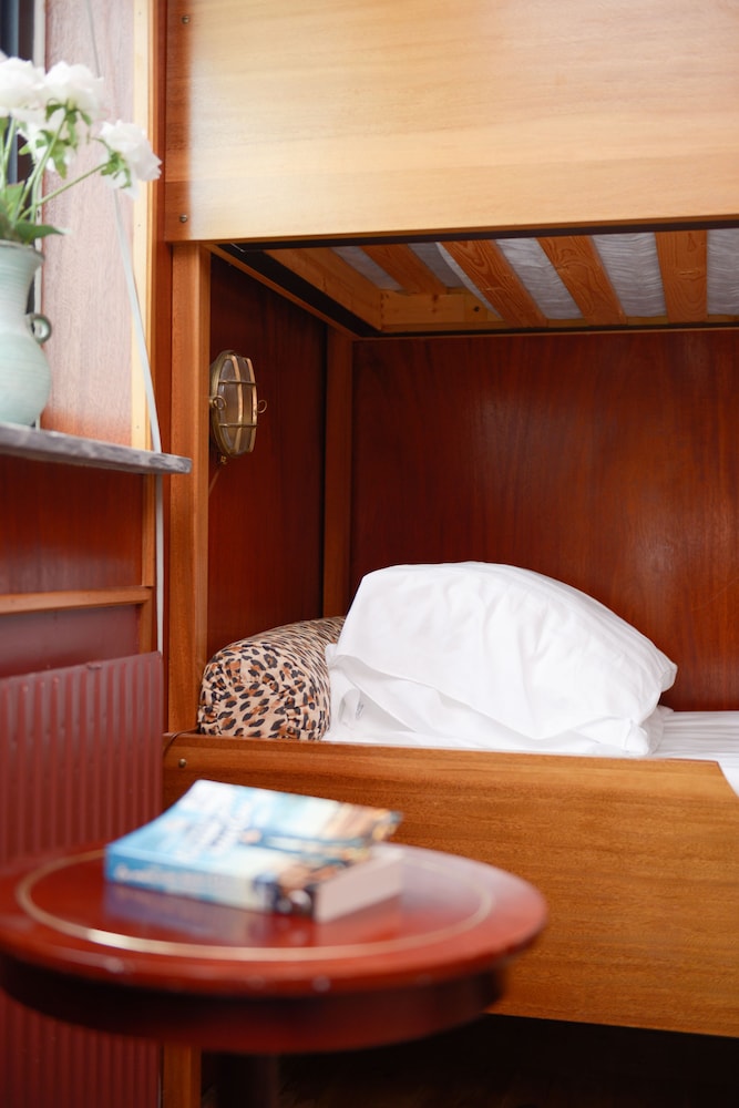 Twin Room, 1 Bunk Bed, Shared Bathroom (Kajuta) photo 1