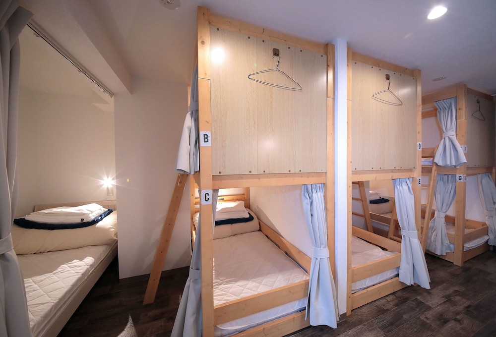 Bed in 7-Bed Mixed Dormitory Room