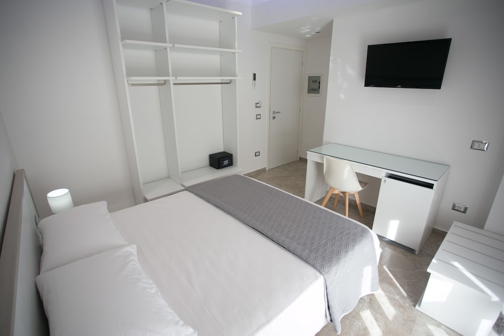 Deluxe Double Room, City View photo 3
