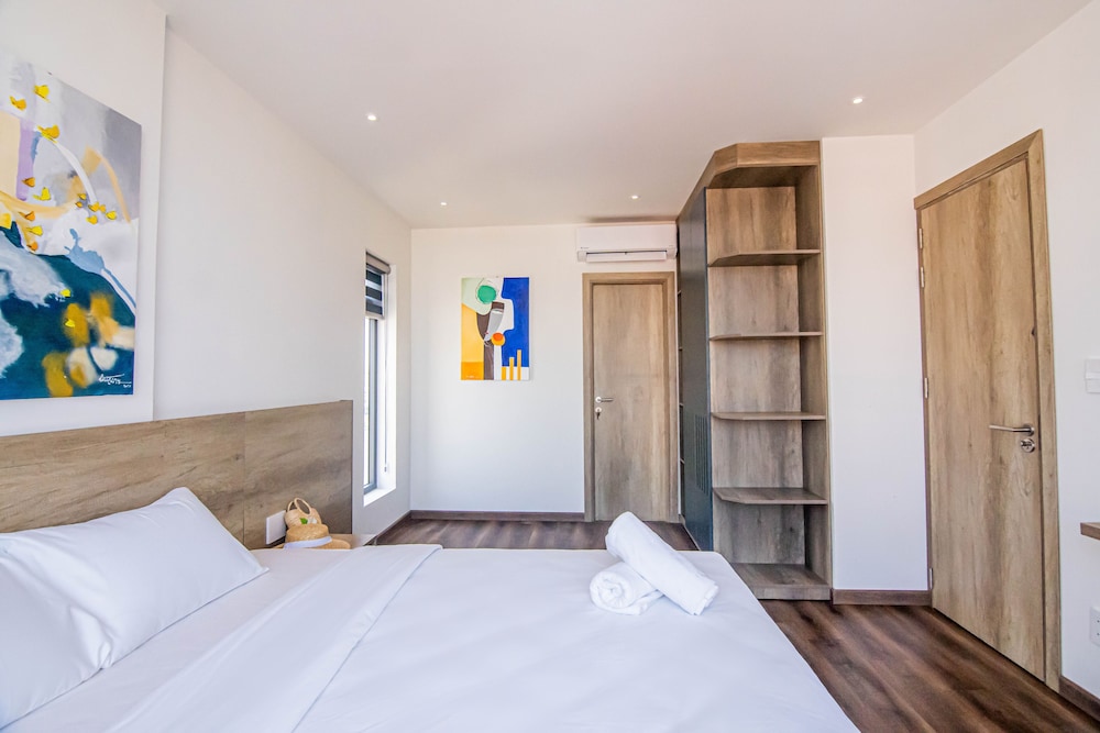 One-Bedroom Suite - Photo 5