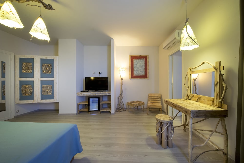 Junior Suite, Partial Sea View photo 3