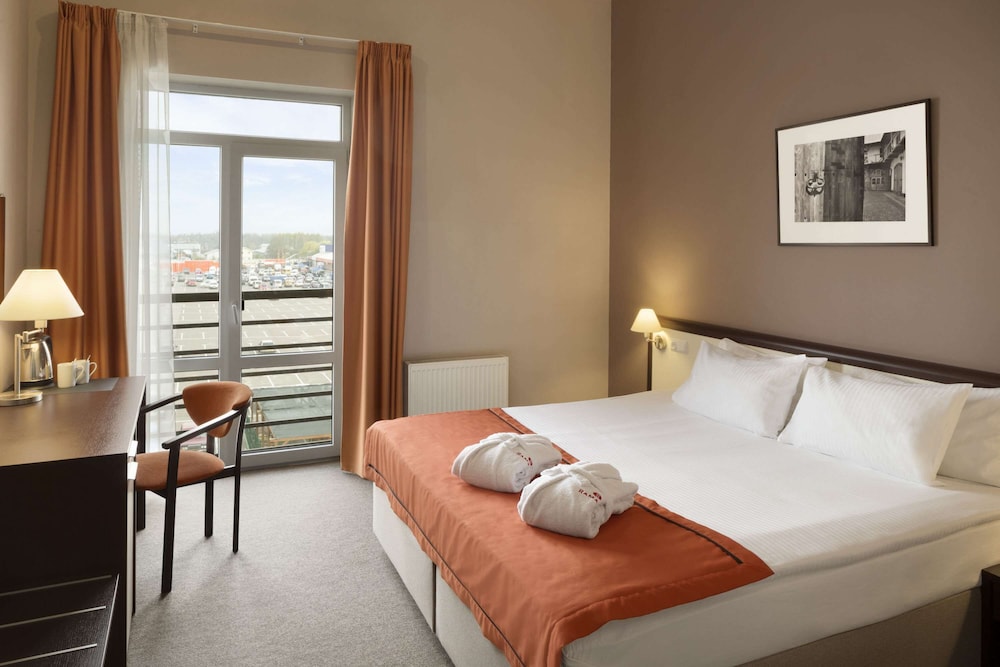 Standard Room, 1 King Bed - Photo 1