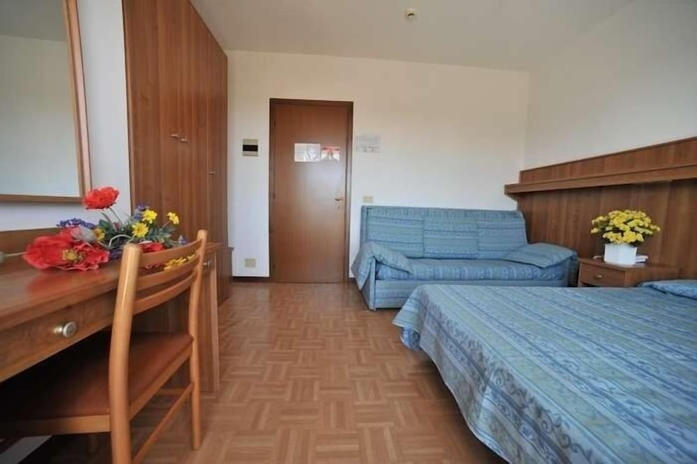 Family Quadruple Room, Multiple Beds - Photo 1