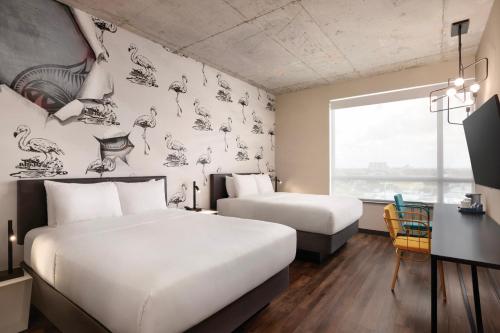 Queen Room photo 1