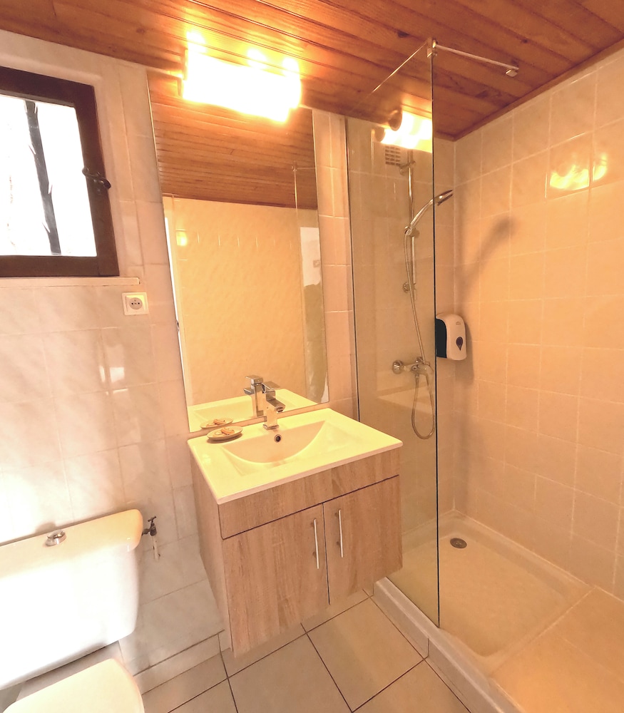 Standard Double Room, Sea View - Photo 3