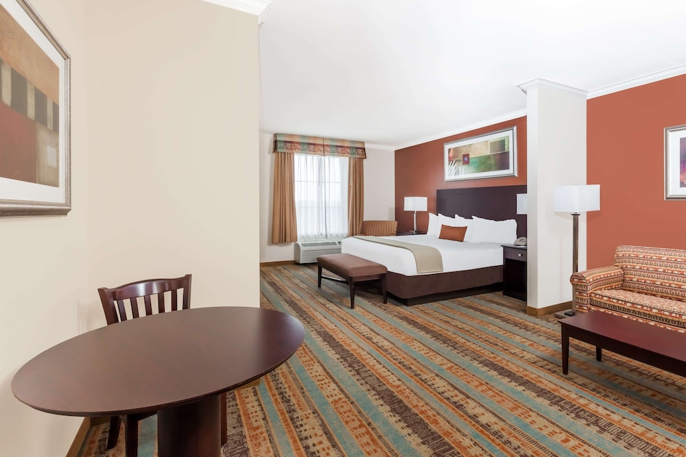 Suite, Multiple Beds, Non Smoking photo 1