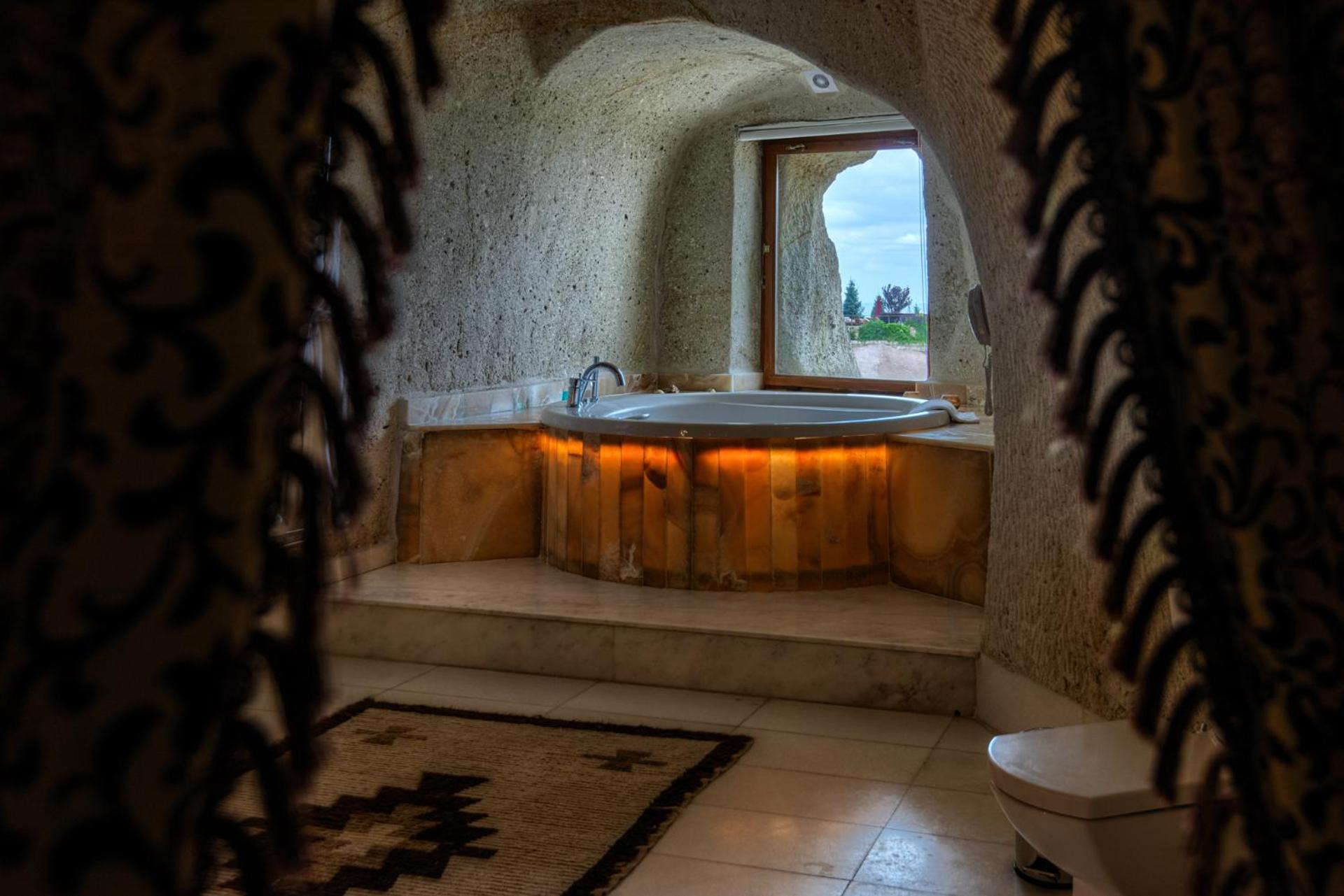 King Suite - Photo 4