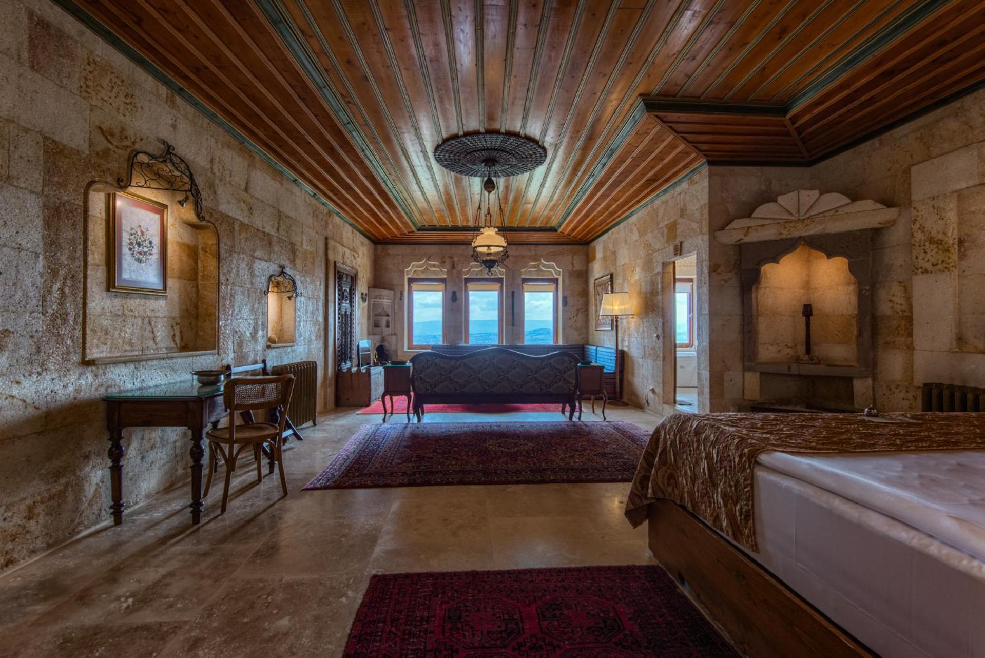King Suite - Photo 5