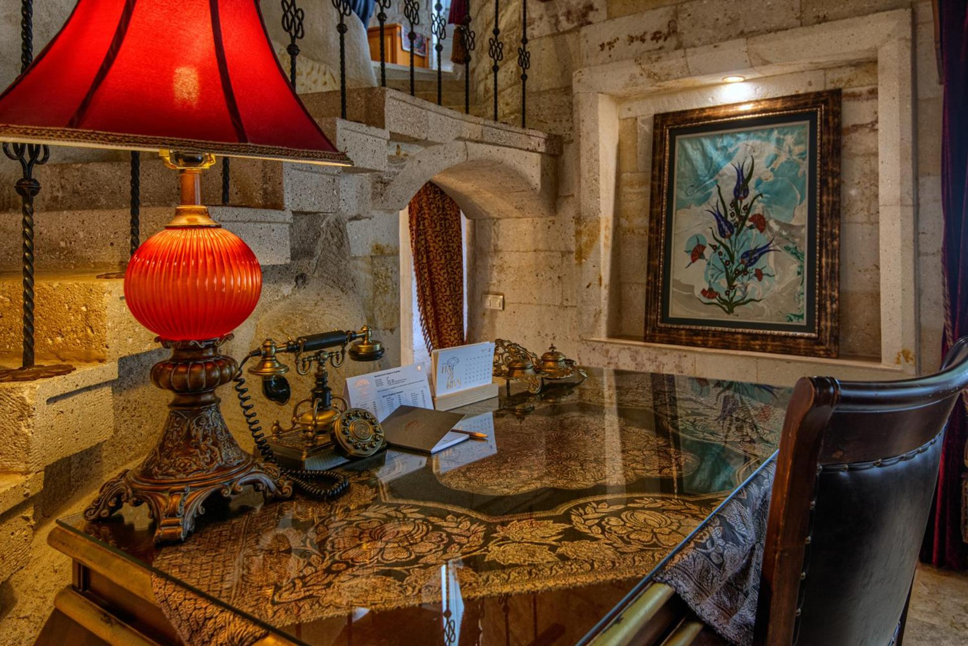 King Suite - Photo 18