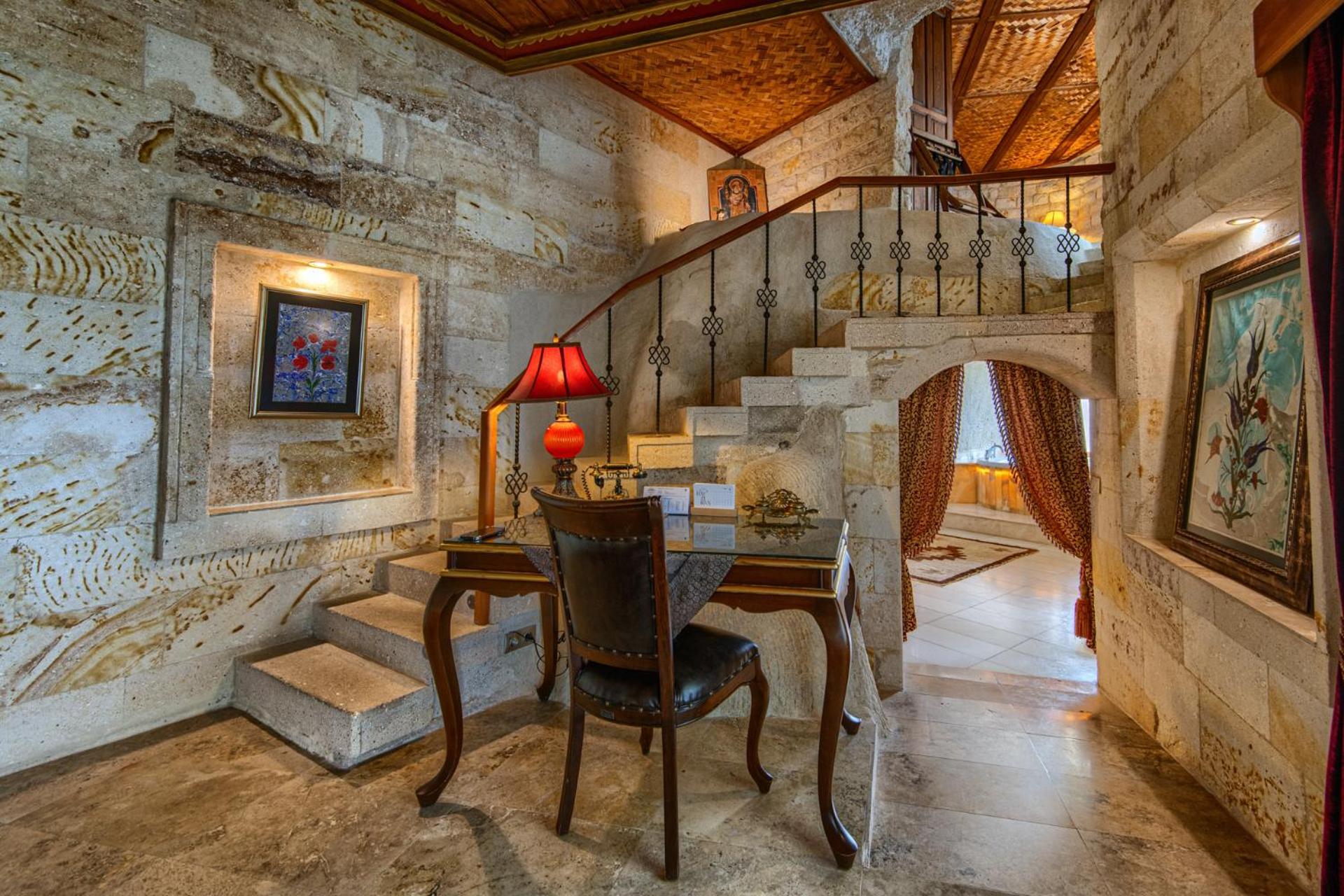 King Suite - Photo 17