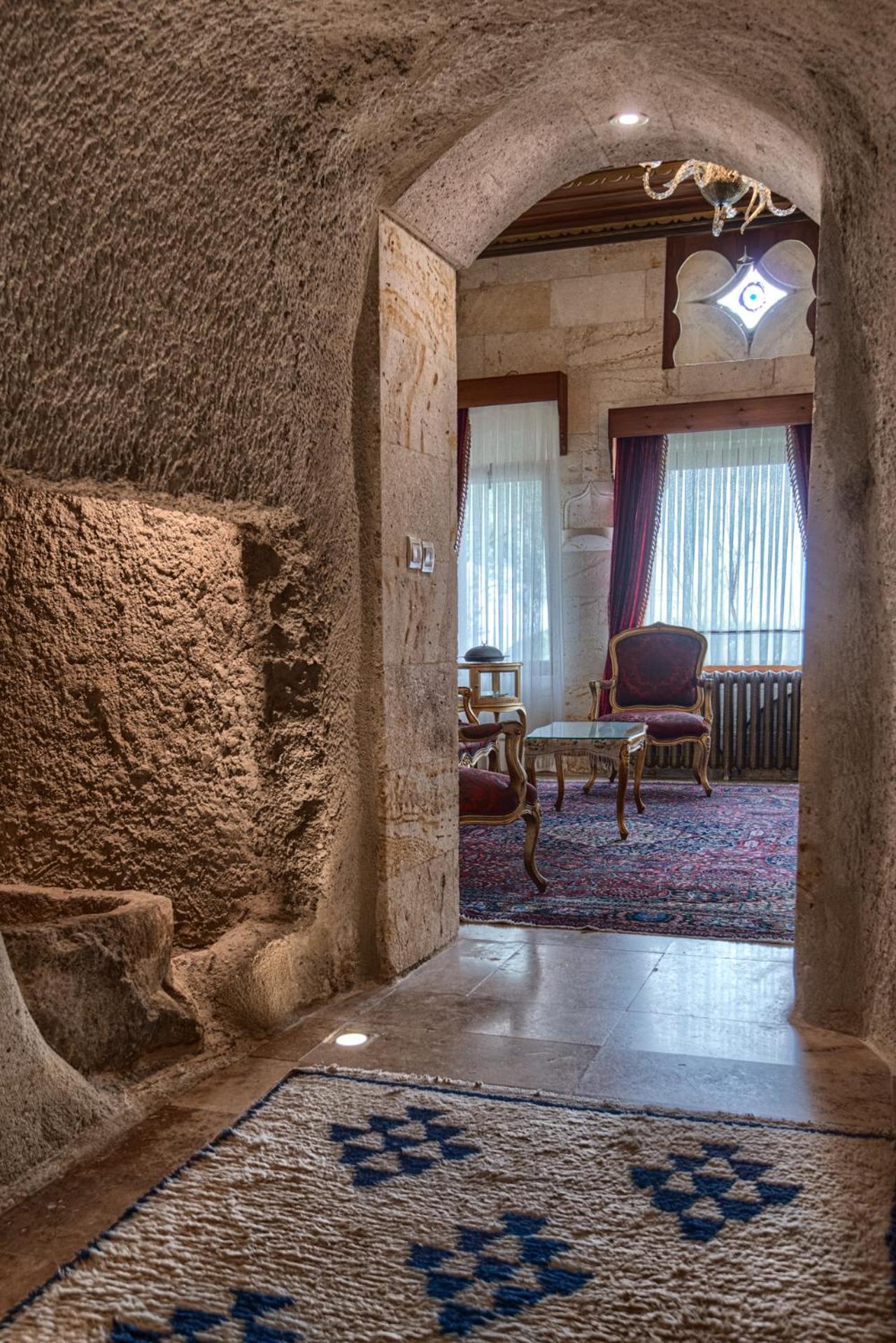 King Suite - Photo 13