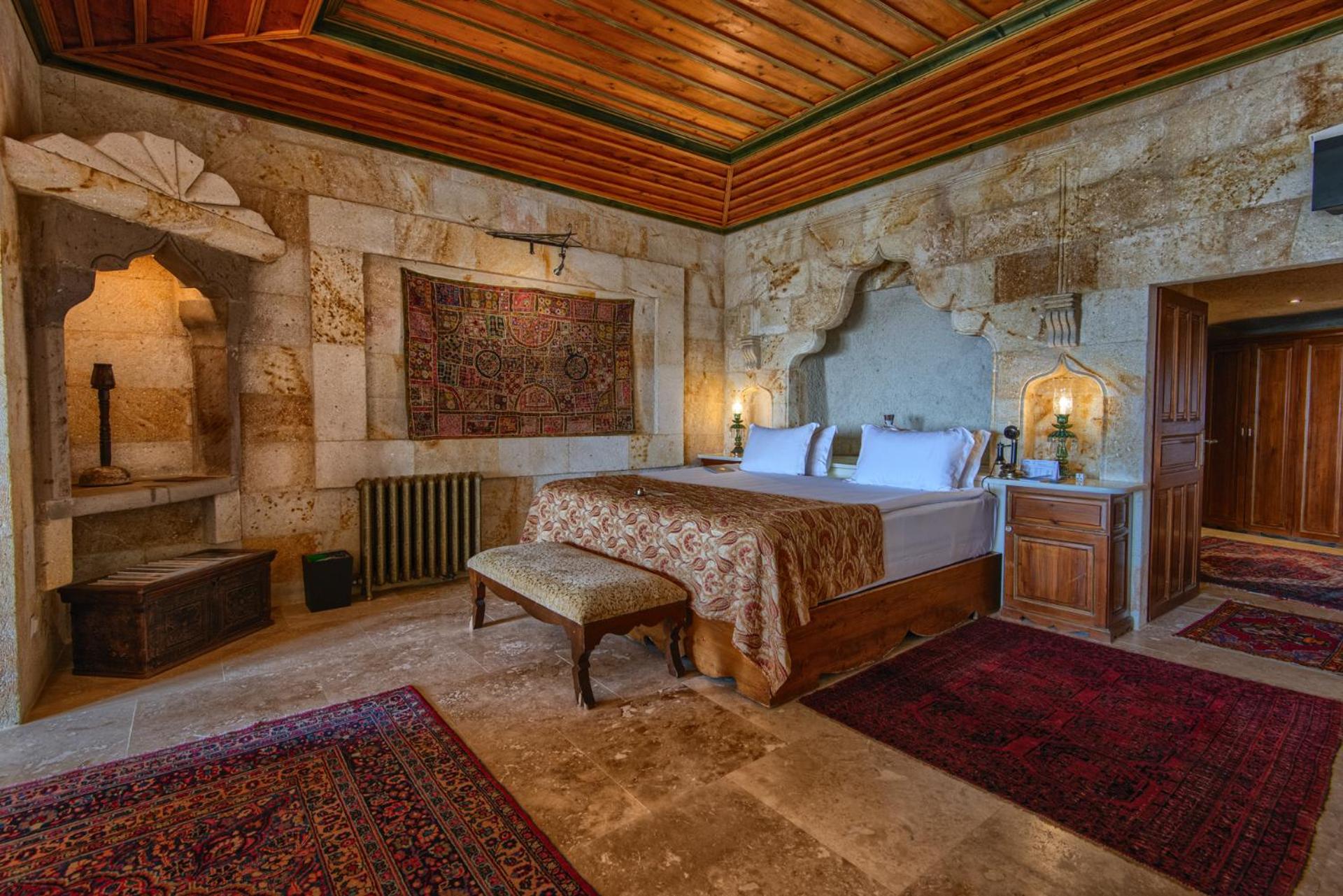 King Suite - Photo 21