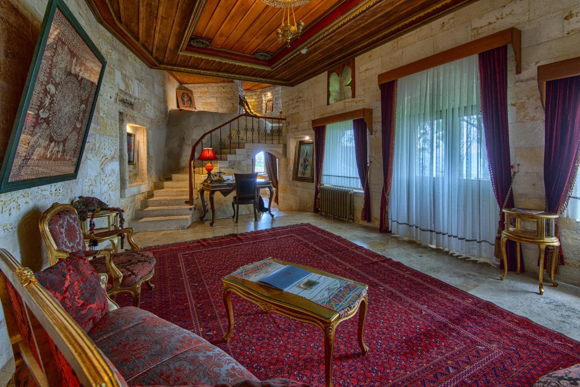 King Suite - Photo 8