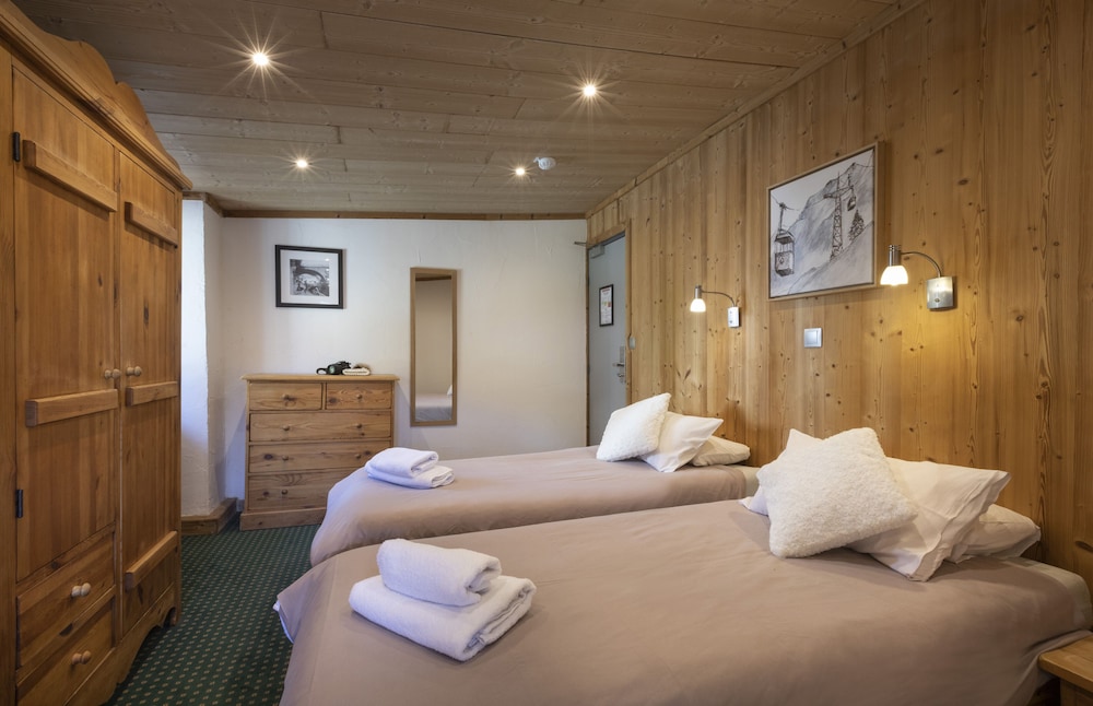 Standard Triple Room photo 2