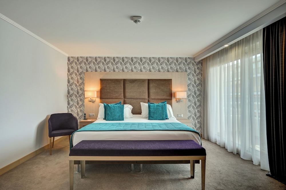 Premium Suite - Photo 1