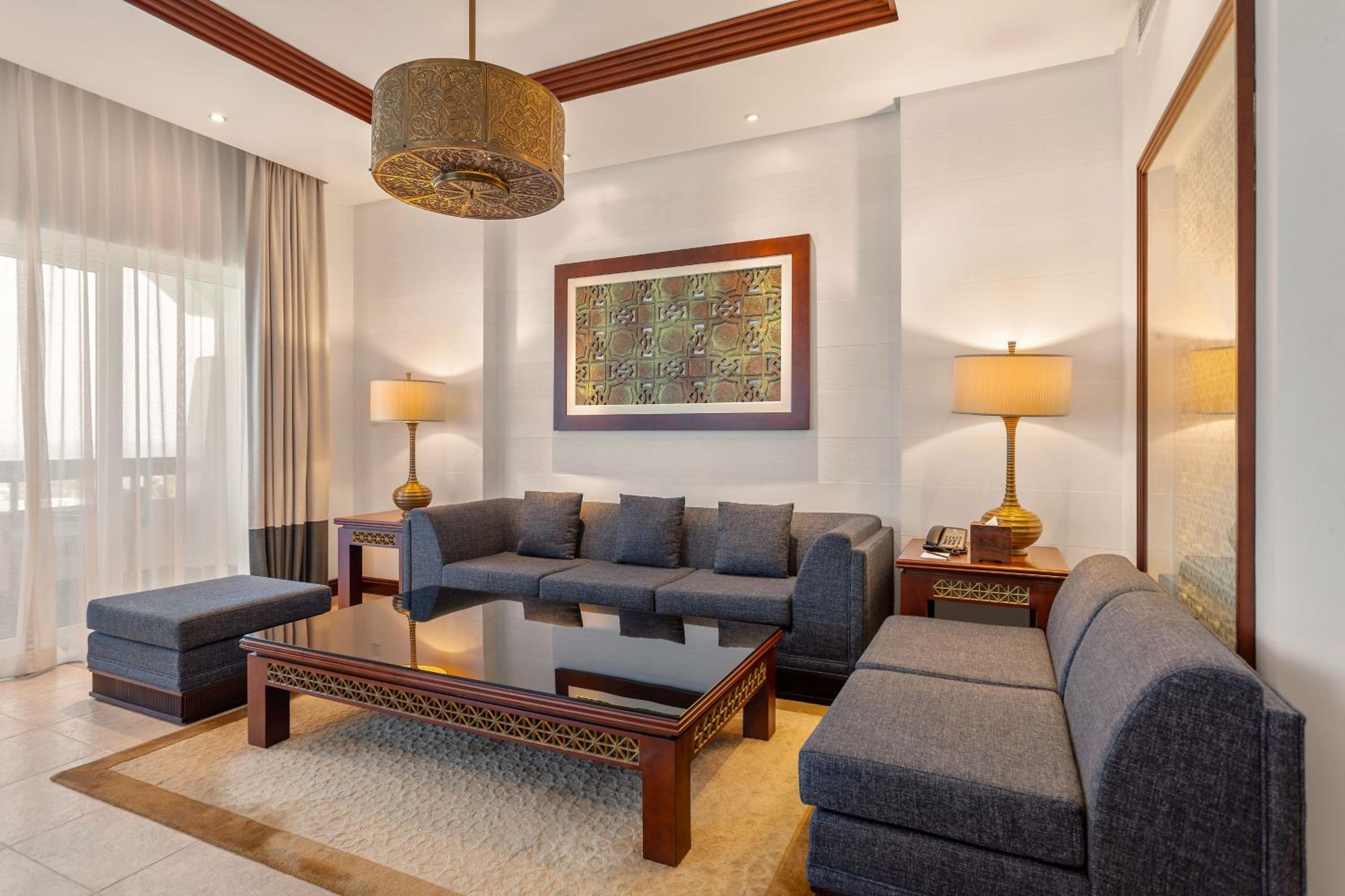 Deluxe Suite with Sea View photo 2