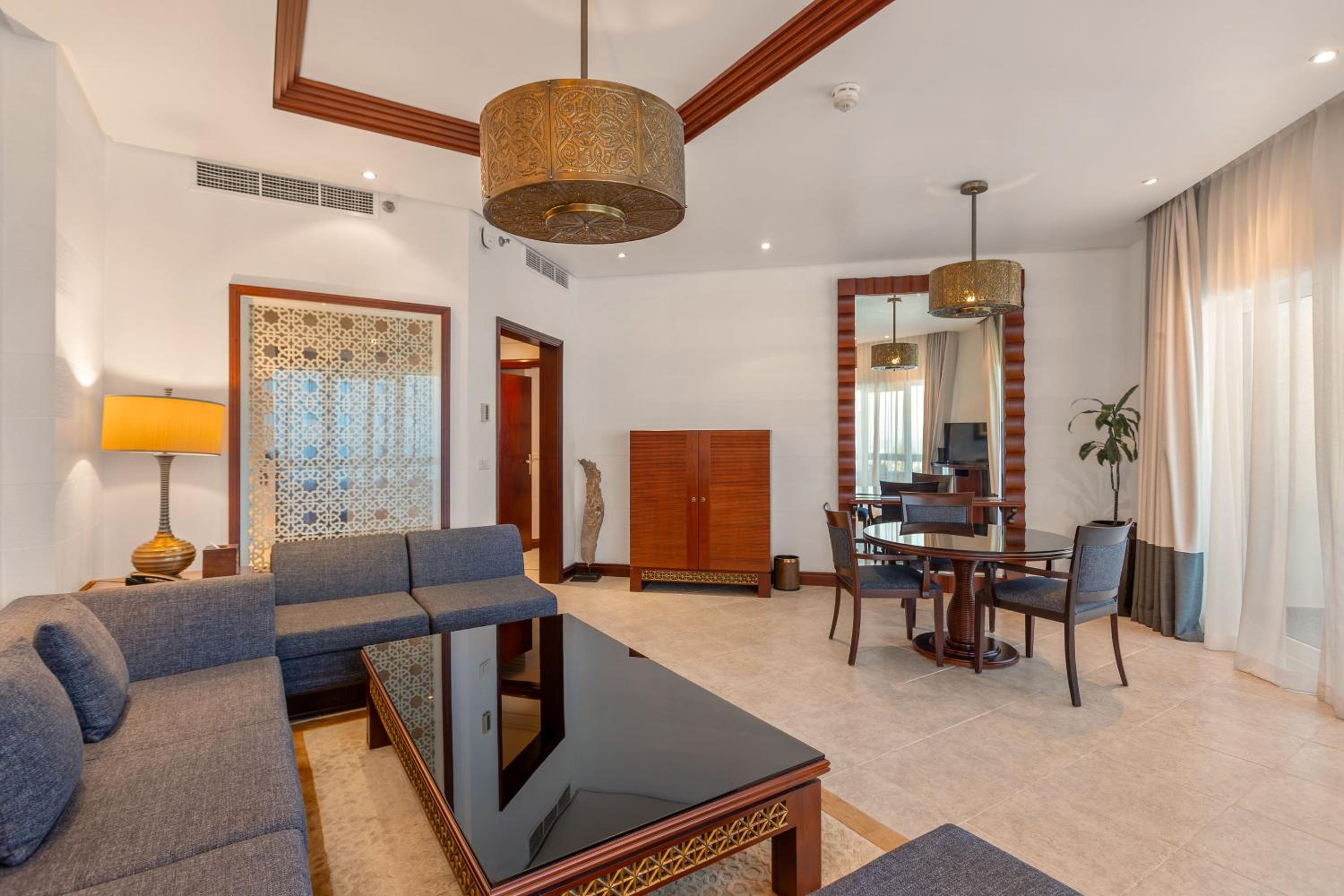 Deluxe Suite with Sea View photo 3