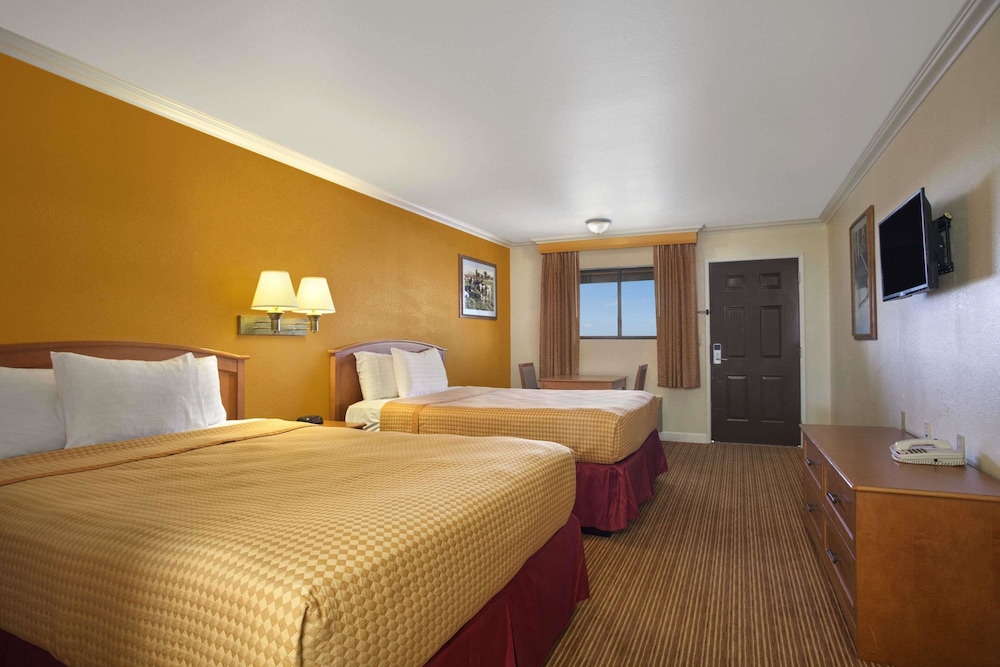 Room, 2 Double Beds, Non Smoking (Mobility) - Photo 1
