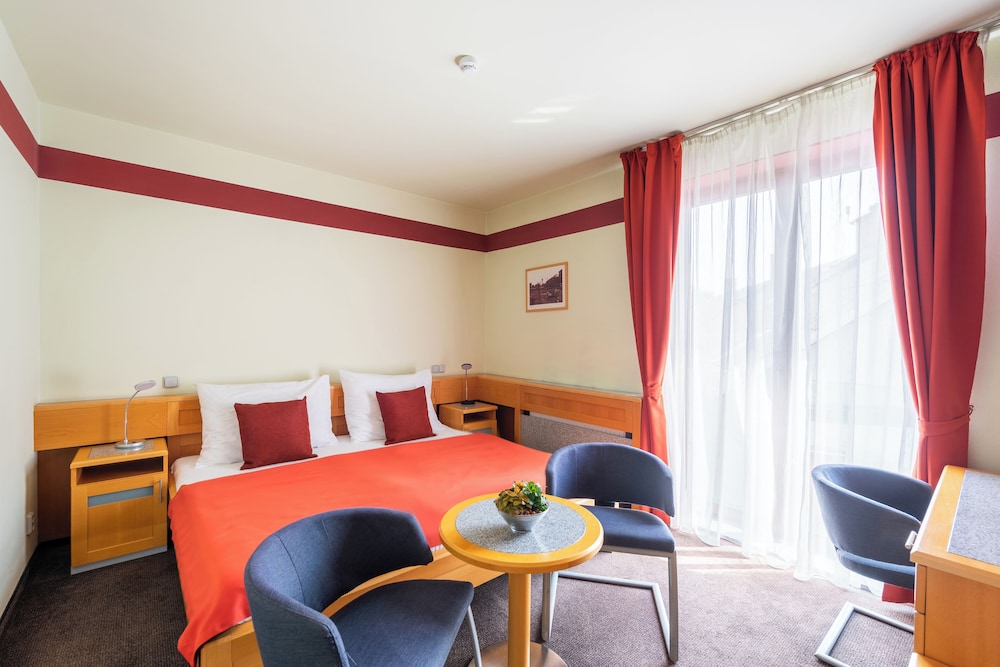 Double Room, 1 King Bed photo 1